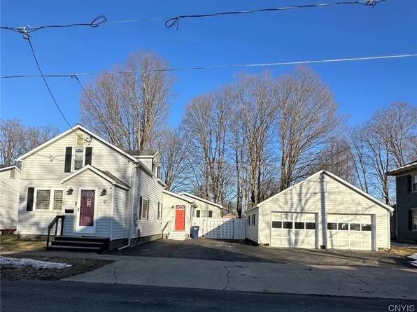 9 2nd St, Camden, NY 13316