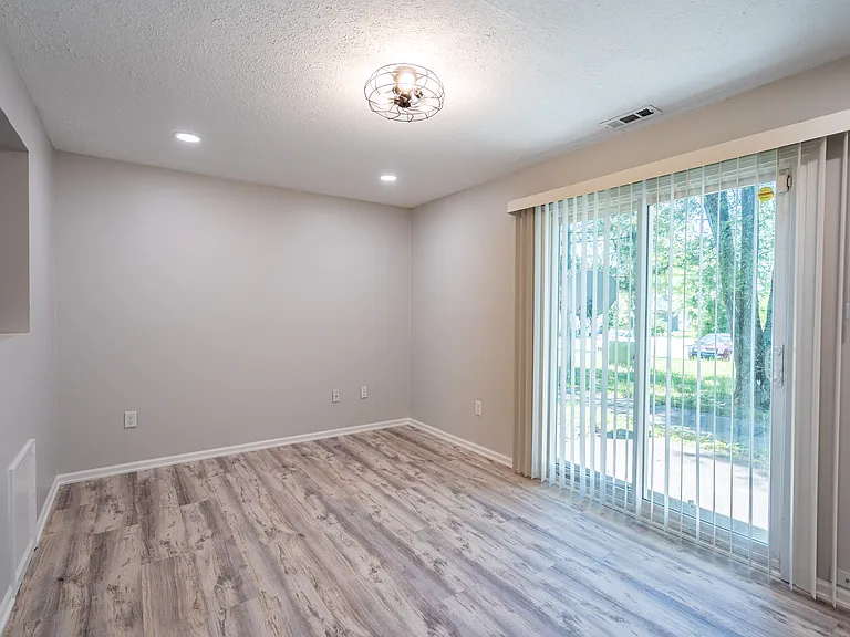 1315 S Senate Ave — Photo 3