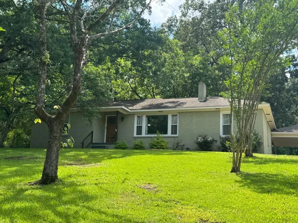 106 Eastwood Dr, Tupelo, MS 38804