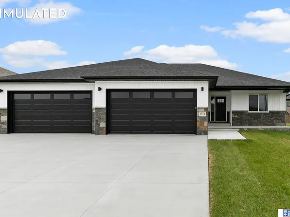 10520 Peter St, Lincoln, NE 68516
