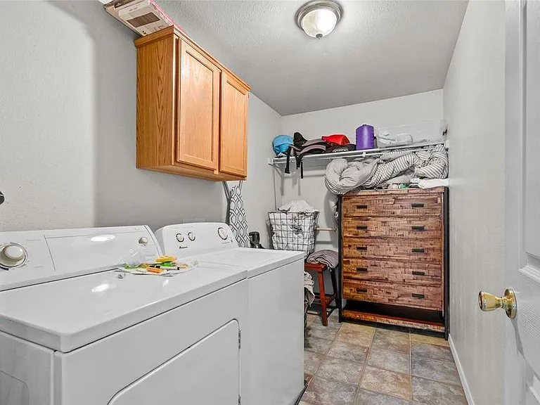 907 W Peachtree Dr — Photo 16