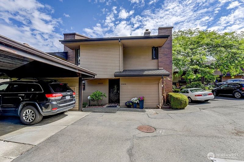 2nd image of 10830 Glen Acres Drive S #T9