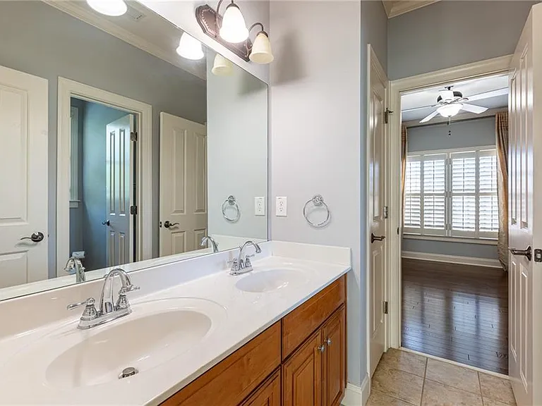 2360 Manor Creek Ct — Photo 46