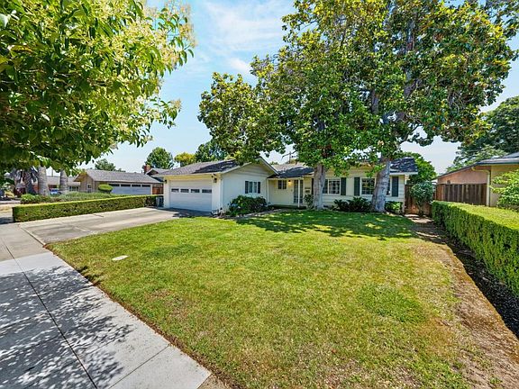 5th image of 1668 Cassiar Dr