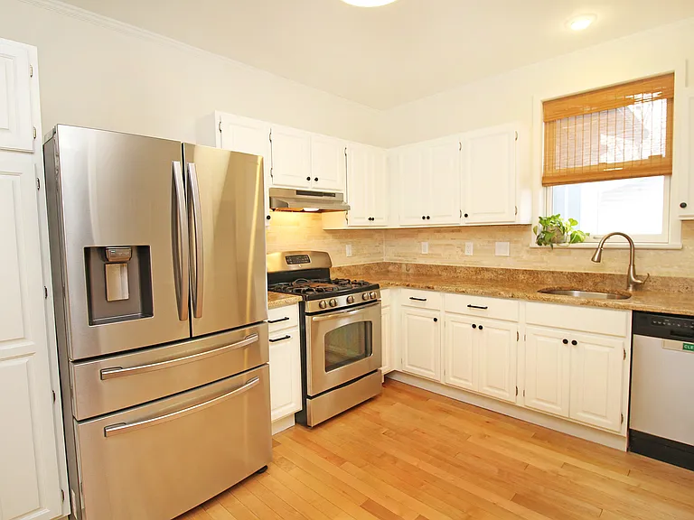 7416 Lansdowne Ave — Photo 9