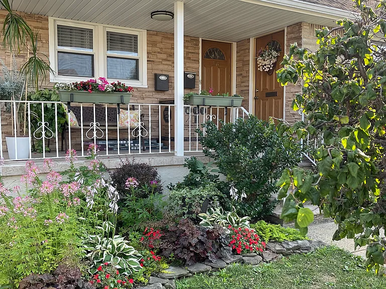 Entrance/Front