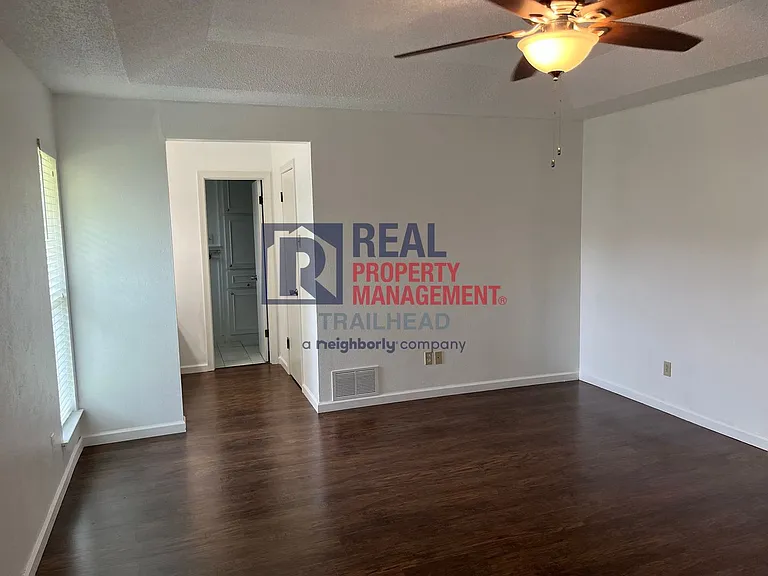 6402 Espana Dr — Photo 12