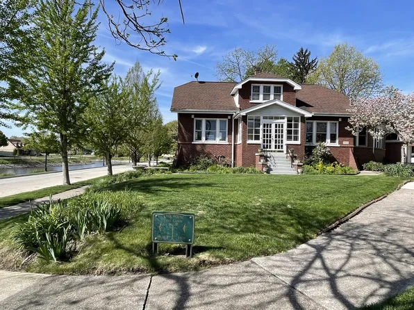 9600 W Shore Dr, Oak Lawn, IL 60453