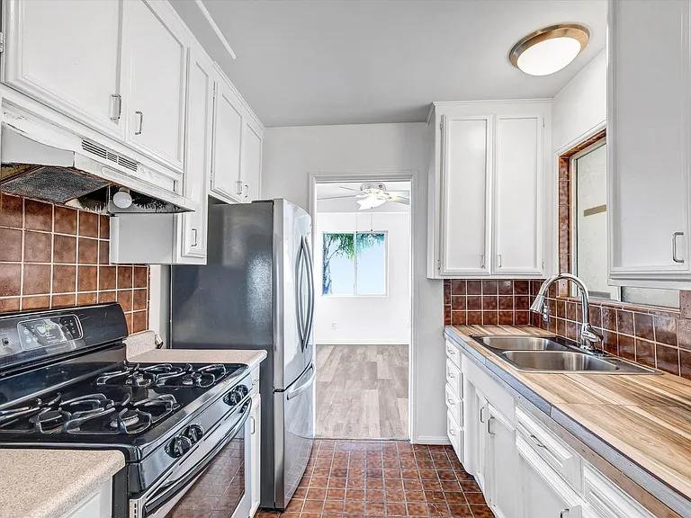5860 - 5864 Mildred Street — Photo 33