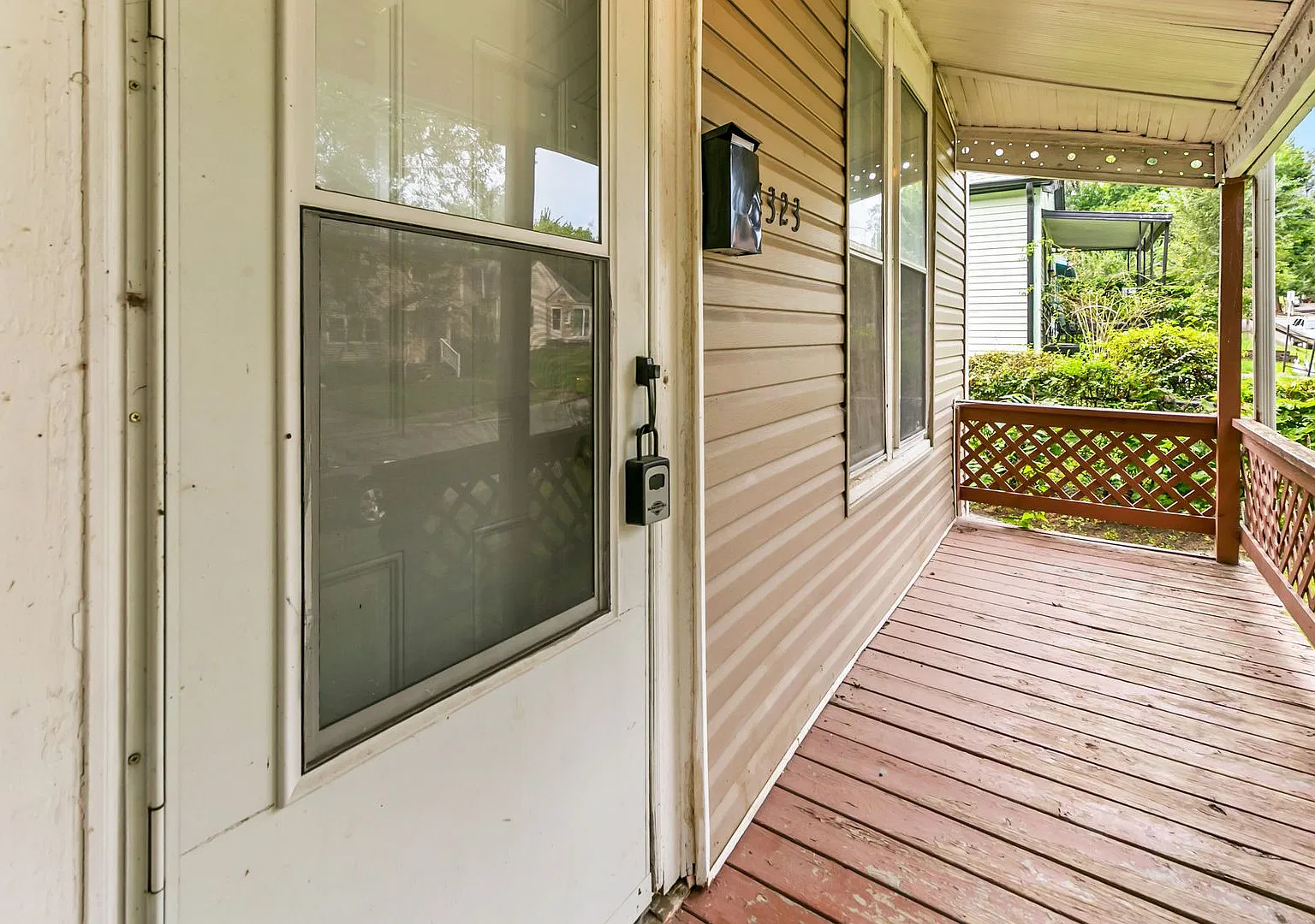 Freshly Updated 2-Bedroom House with Yard - North Omaha — Photo 3