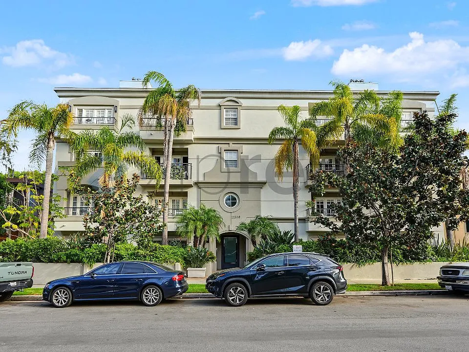 11908 Darlington Ave #304