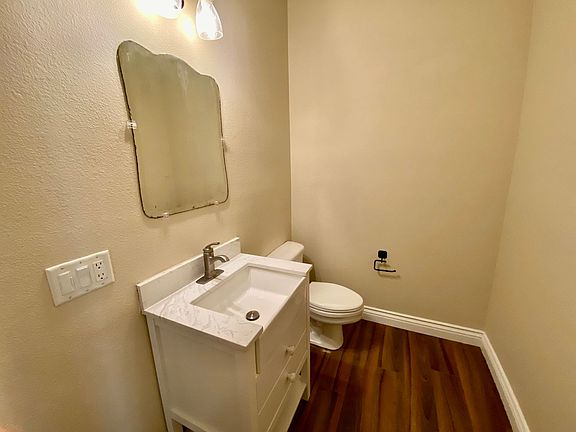 5th image of 11050 Bowen Ct