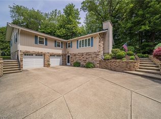 1940 Bridgeview Ln, Conneaut, OH 44030