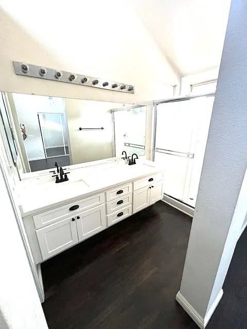3 bed, 2.5 bath, 1380 sqft, $3,650 — Photo 4