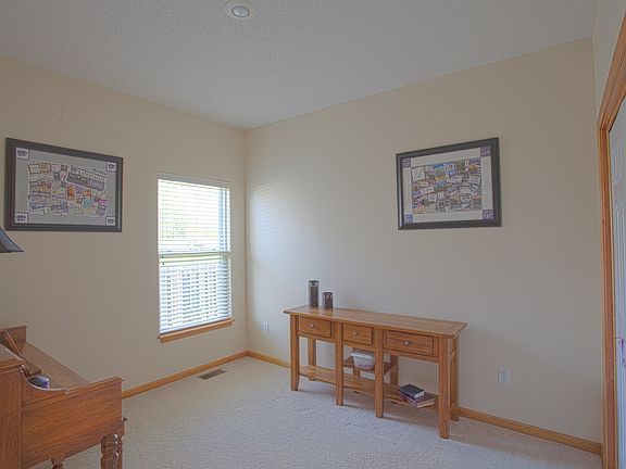 2nd Bedroom w/ Large Closet