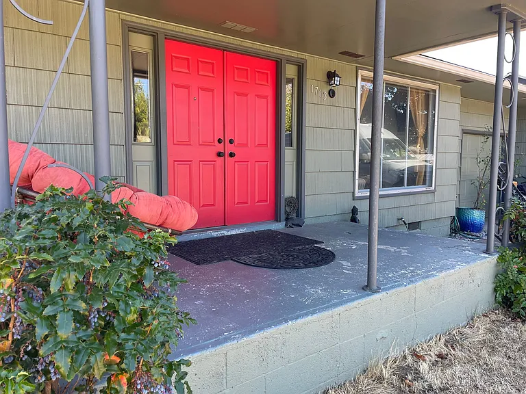 1713 Eugene St — Photo 20