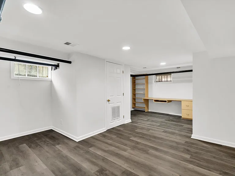 1002 Chillum Rd — Photo 10