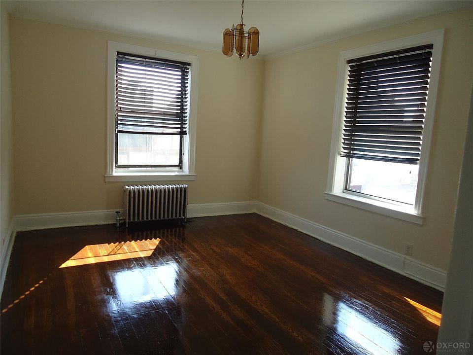 1st image of 3216 Crescent St #6C