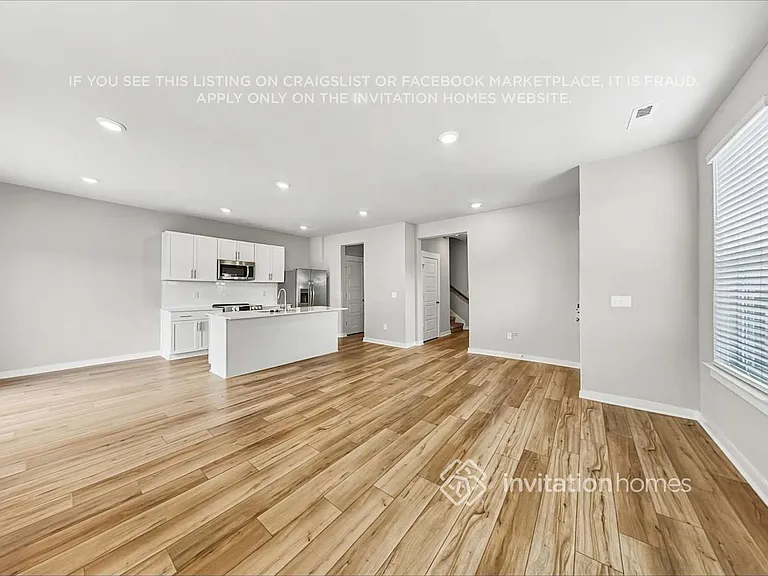 786 Mickelson Way — Photo 6