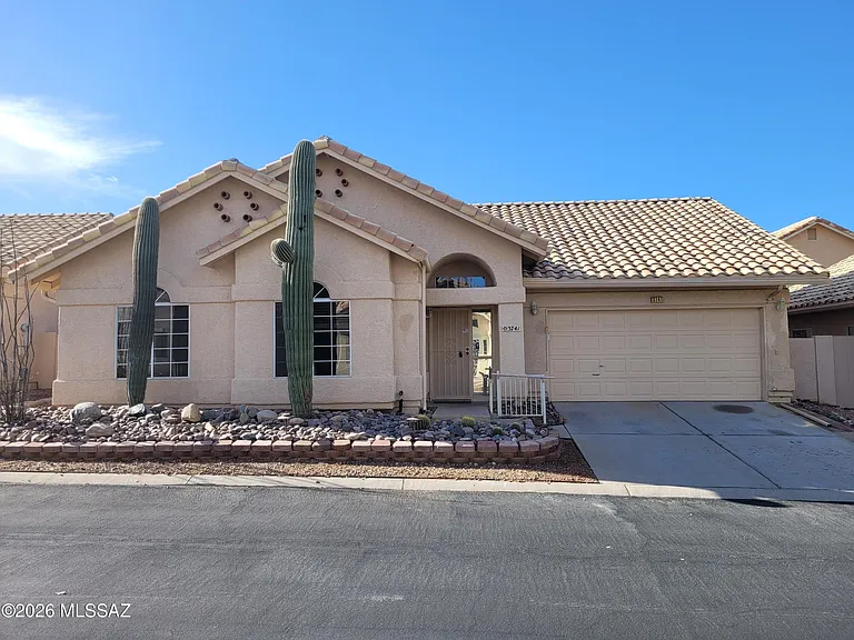3741 W Spinnaker Ln — Photo 1