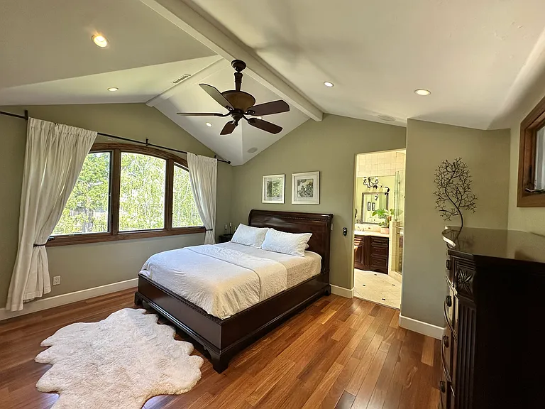 Master Suite 1