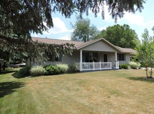 56825 Bow Dr, Three Rivers, MI 49093