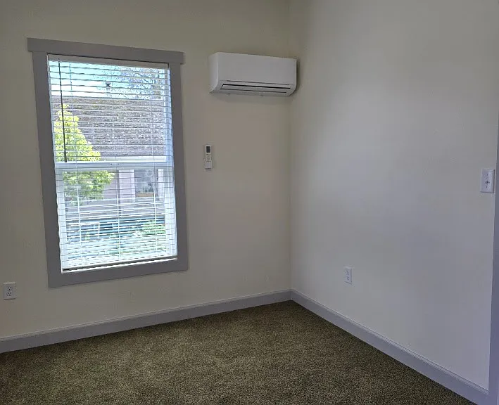 449 SW Elmwood Ave — Photo 6