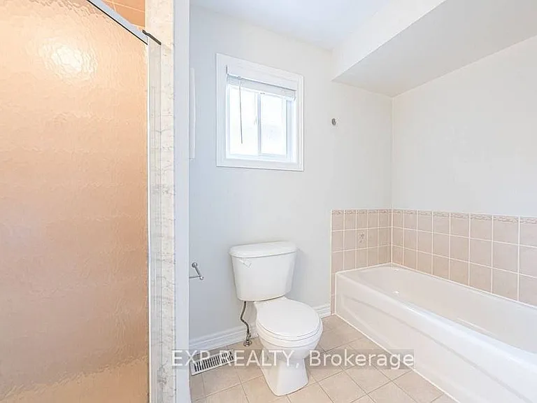 8 Rampart Cres — Photo 16