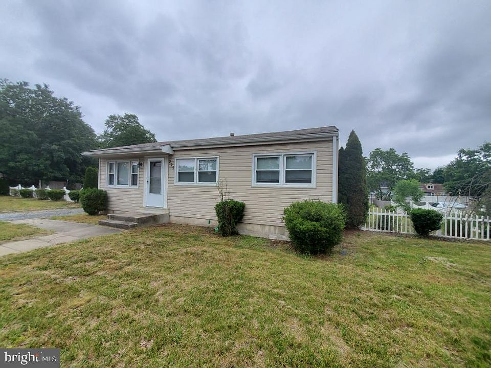 222 Cross Keys Rd, Berlin, NJ 08009 | Zillow