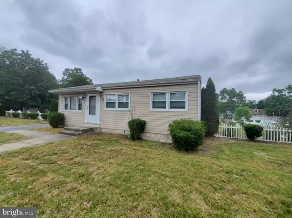 222 Cross Keys Rd, Berlin, NJ 08009