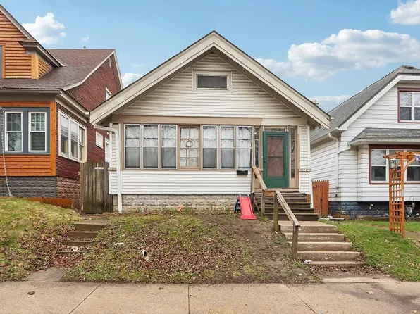 1747 S 61st St, West Allis, WI 53214