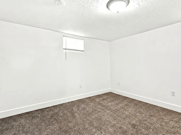 5256 S 2000 W — Photo 21