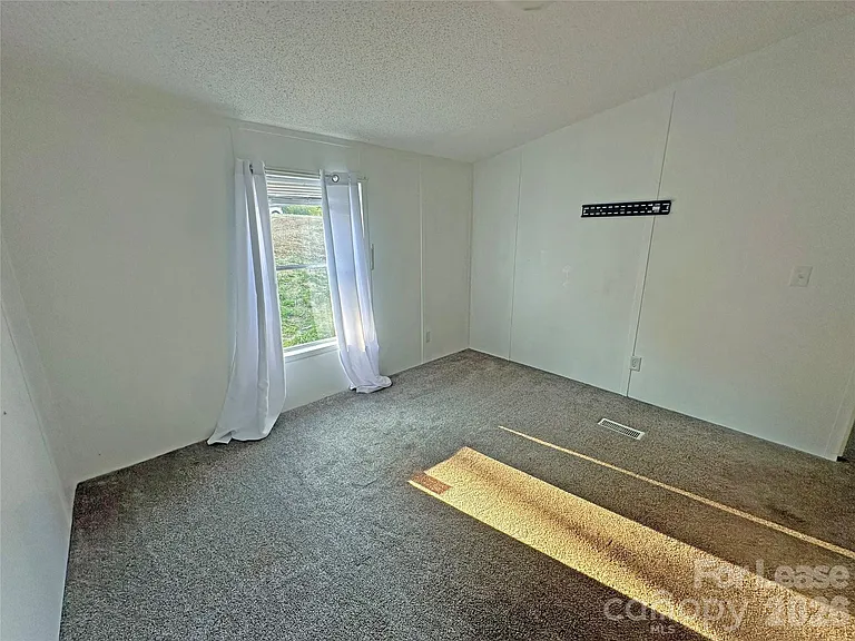 1844 Drew Dr — Photo 27
