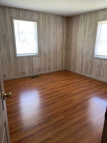 2nd image of 410B Lucky Debonair Dr