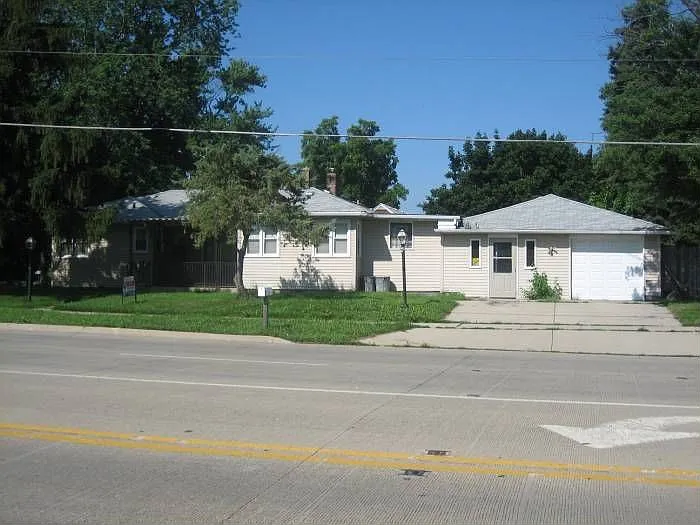 17340 Wentworth Ave photo 1