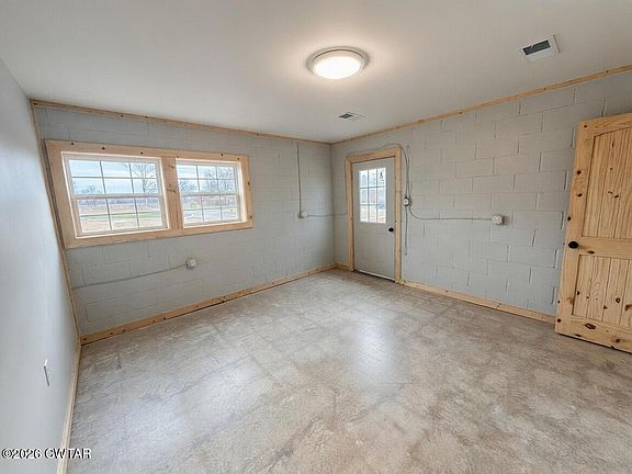 5th image of 12 Hillville Rd