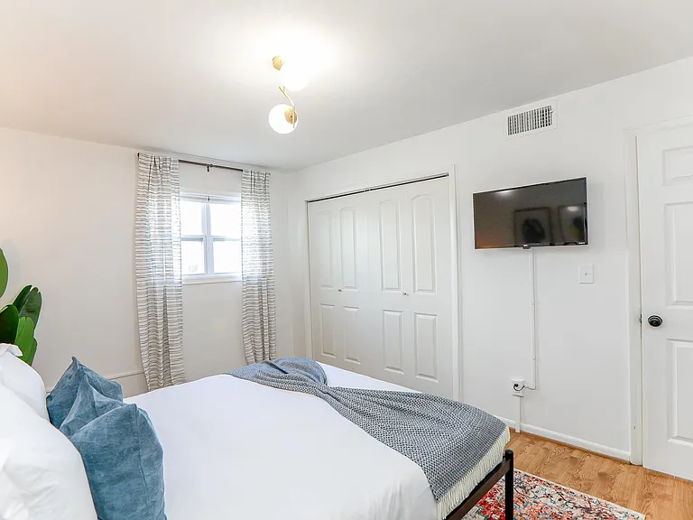 1280 W Ocean View Ave #1 — Photo 3
