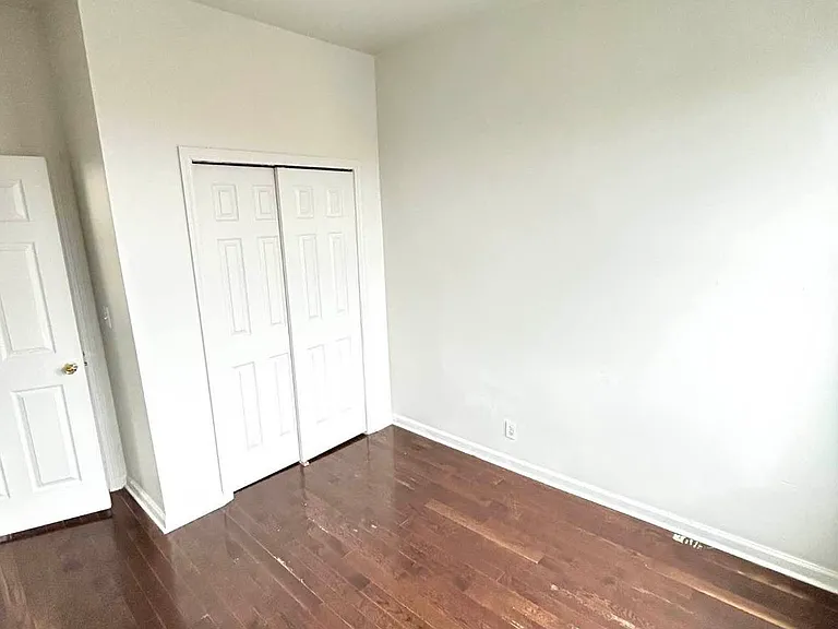 18-15 Everdell Ave #3C — Photo 6