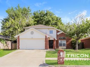 404 Moss Hill Dr, Arlington, TX 76018