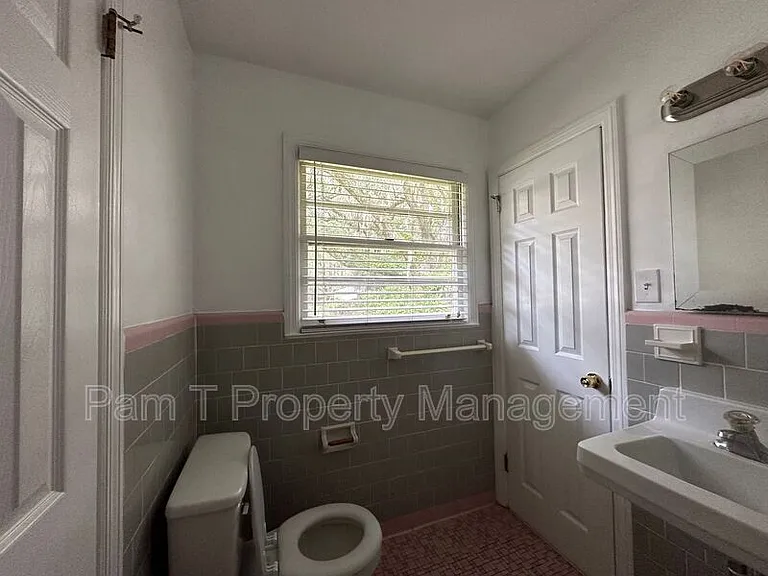 201 Kensington Dr — Photo 16