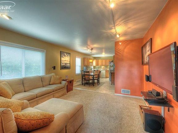 4th image of 4088 Lomley Ave