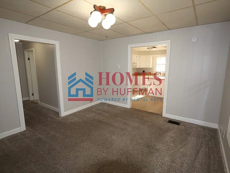 1219 Harriet St — Photo 6