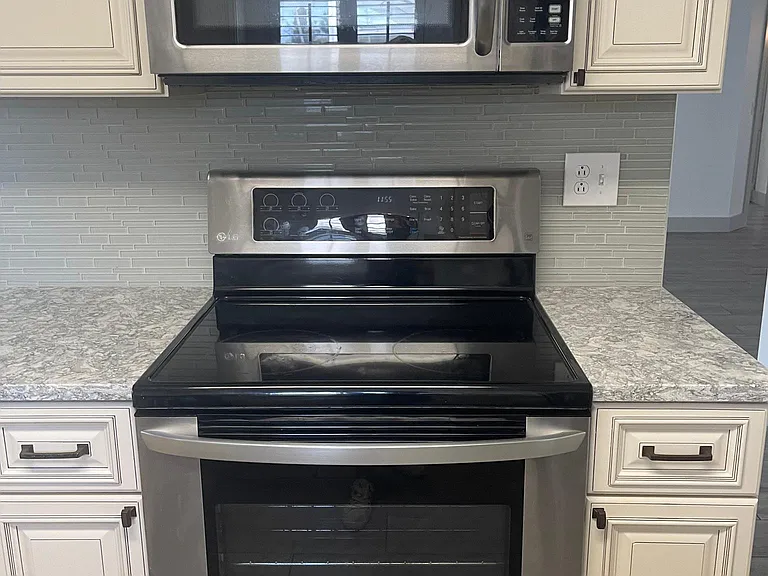 465 Island View Cir — Photo 18