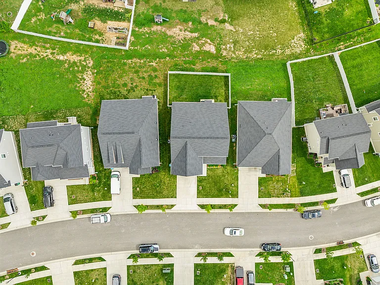 7560 Maggie Dr — Photo 52