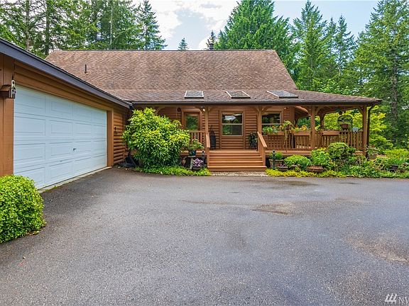 Plenty of paved parking area for guests.