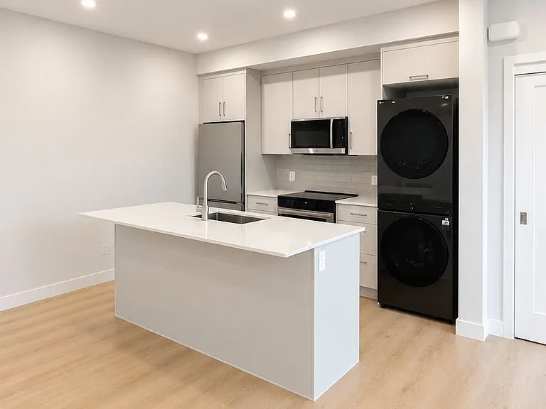 1267 Summerville Ave #4 — Photo 4