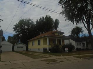 1067 Saint Paul St, Green Bay, WI 54304