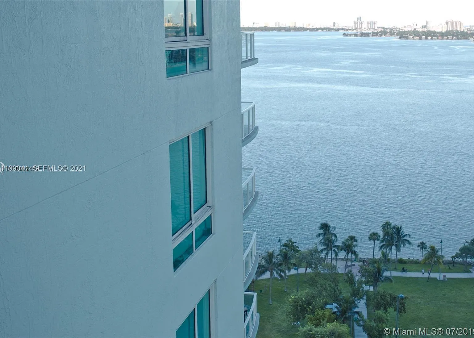 Studio, 594 sqft, $2,200 — Photo 3