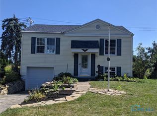 3690 Lakepointe Dr, Northwood, OH 43619