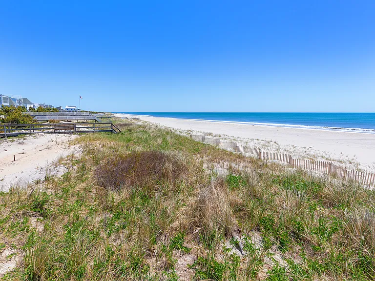 687 Dune Rd — Photo 62